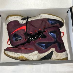 Nike Lebron XIII (GS) Boy’s Shoes
